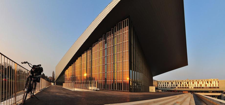 Energy Transition: Mapping Photovoltaic Materials for More Efficient Solar Panels